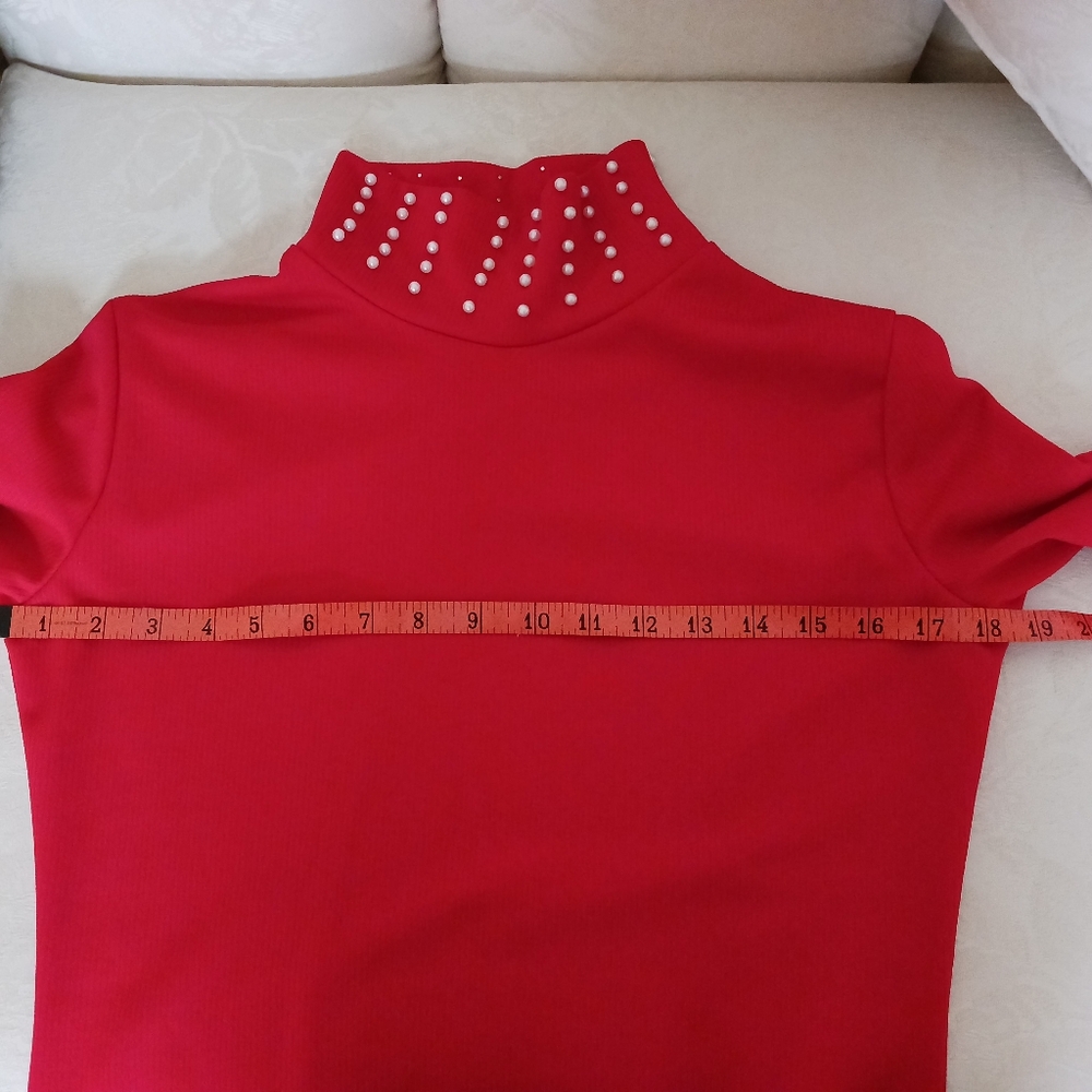 💋💋Red Turtleneck Top with Faux Pearl Collar and Cuffs NWOT *See Measurement* - Picture 10 of 14